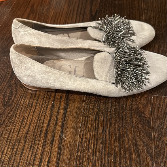 AGL Gray Suede Beaded Tassel Loafer Flats
Attilio Giusti Leombruni size 7.5 - Picture 4 of 6